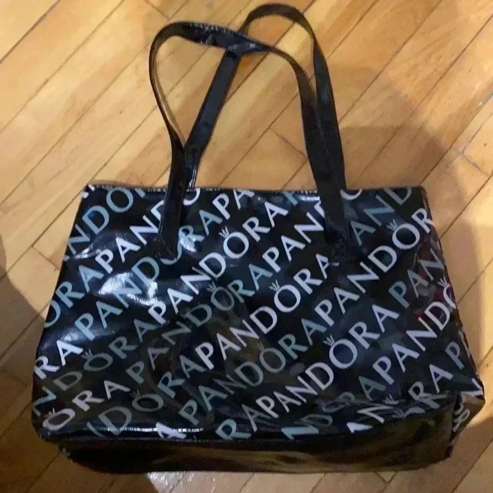 Pandora tote